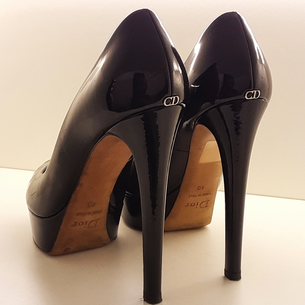 AUTHENTIC CHRISTIAN DIOR MISS DIOR PEEP TOE PUMPS IN BLACK PATENT 40